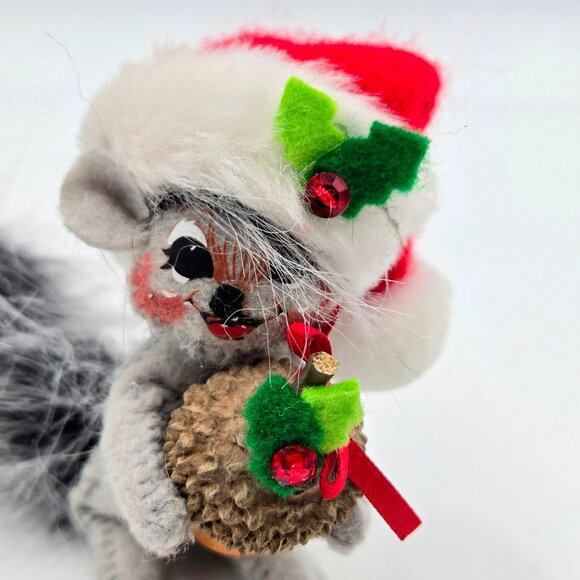 Annalee Winter Woods Squirrel Santa Hat Acorn Ornament Christmas 2008 Read - Picture 4 of 12